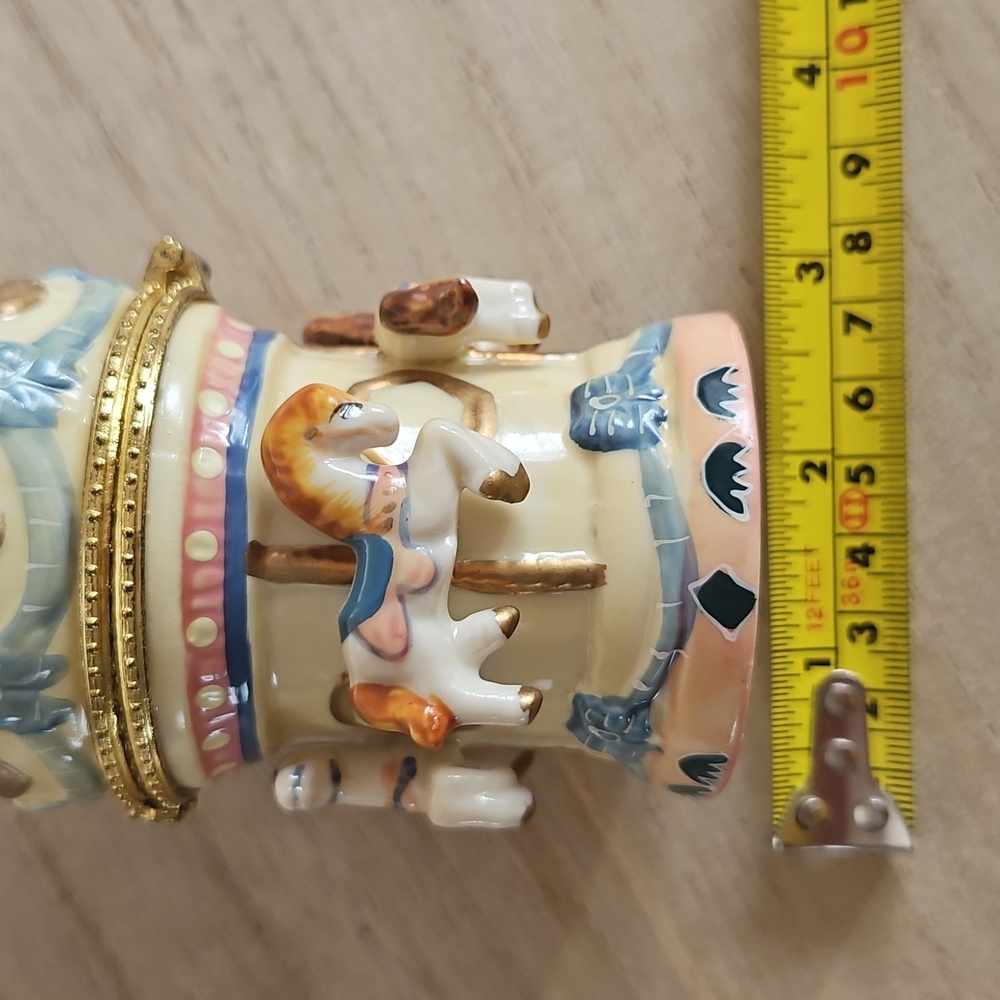 Small Carousel Ceramic Box - Picture 10 of 10